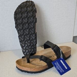 Birkenstock Black Sandals, Women's (8 - 8.5) 39. NEW, never worn.